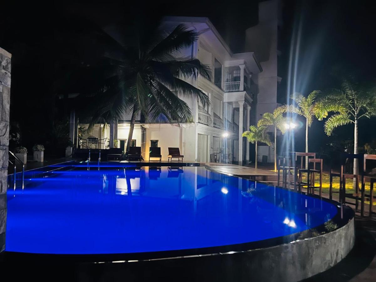 White Land City Hotel Дамбулла Экстерьер фото