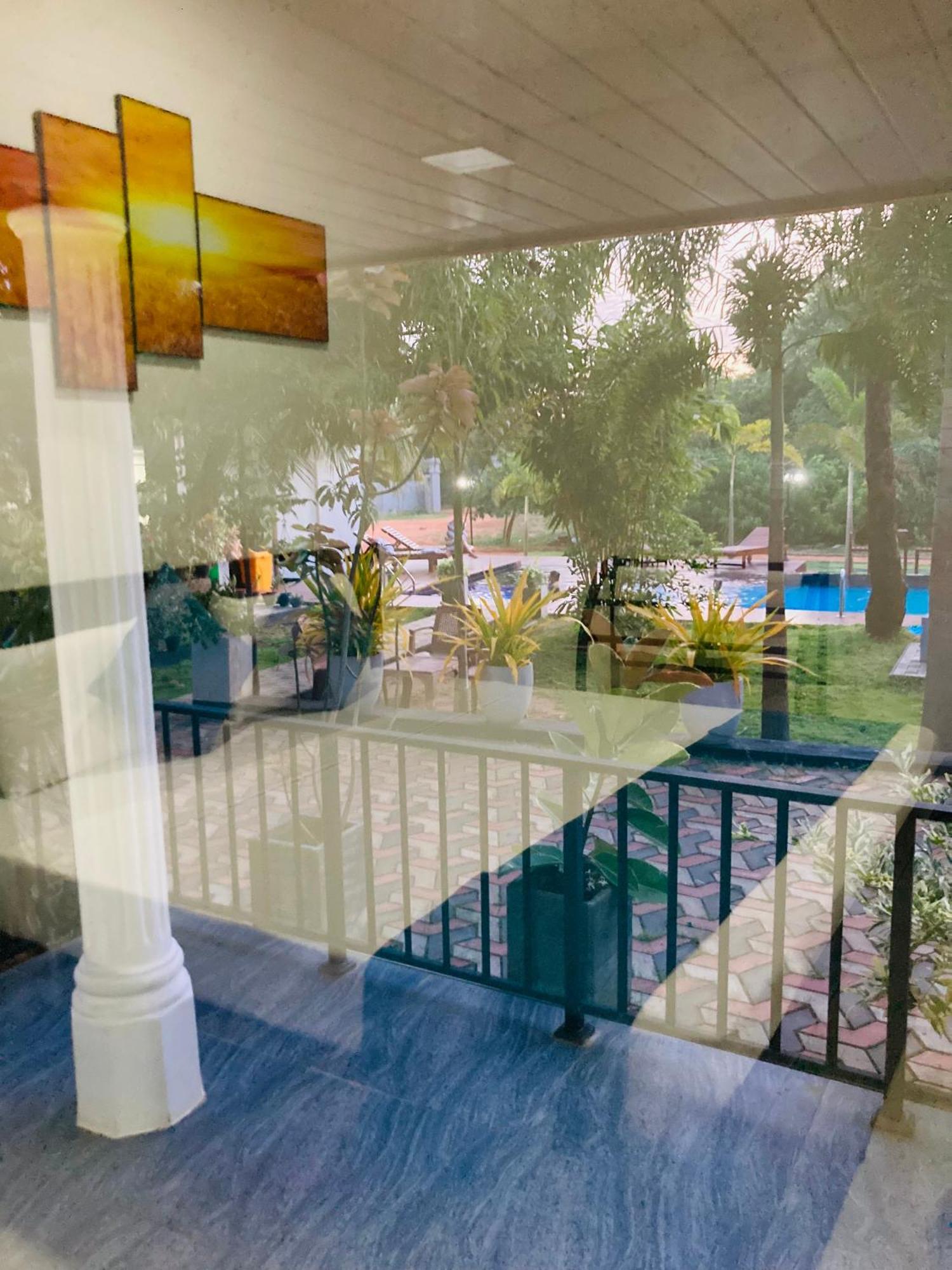 White Land City Hotel Дамбулла Экстерьер фото