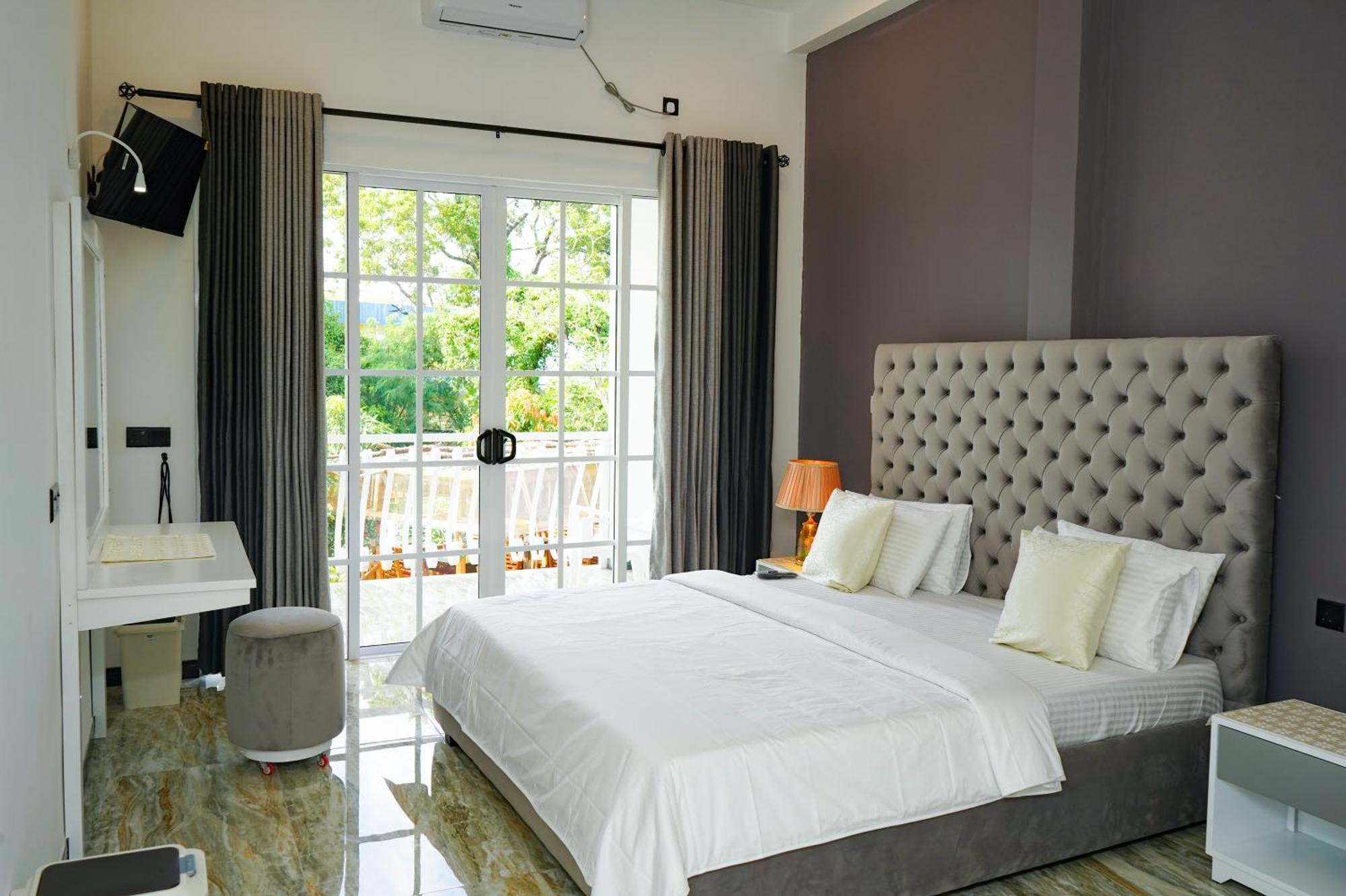 White Land City Hotel Дамбулла Экстерьер фото