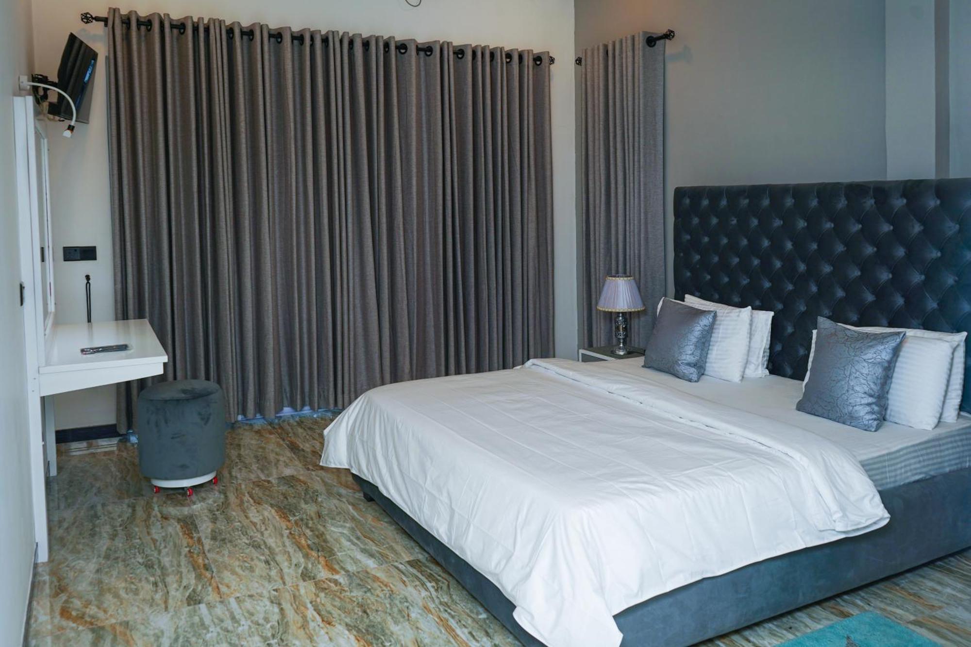 White Land City Hotel Дамбулла Экстерьер фото